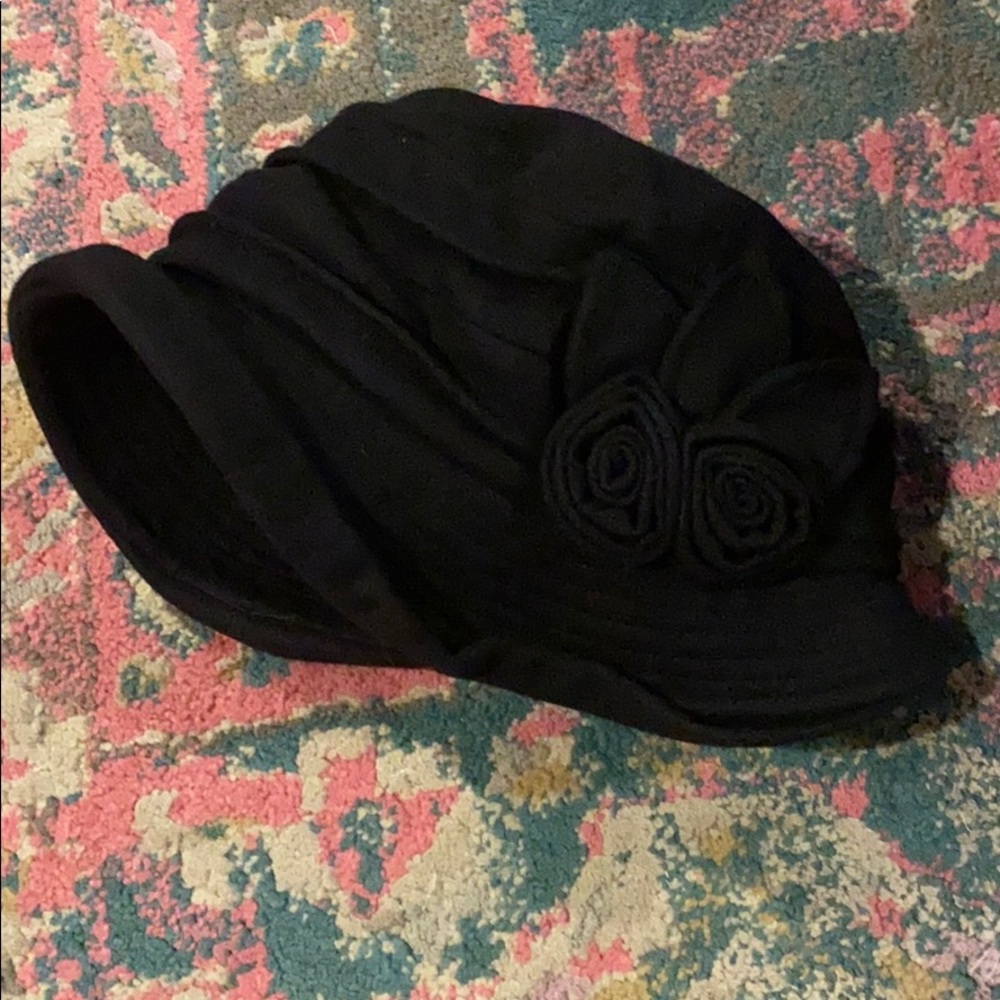 Black wool and polyester hat